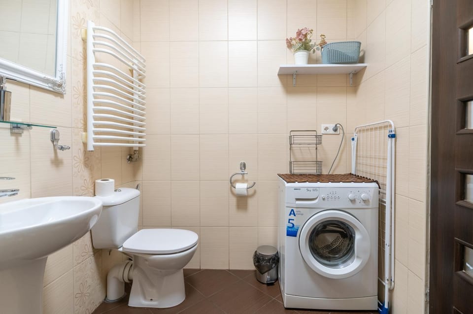 Toilet, Bathroom, washing machine
