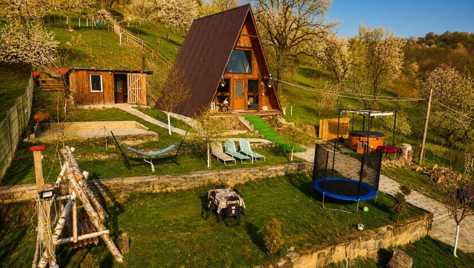Căsuța de pe Vale House in Romania