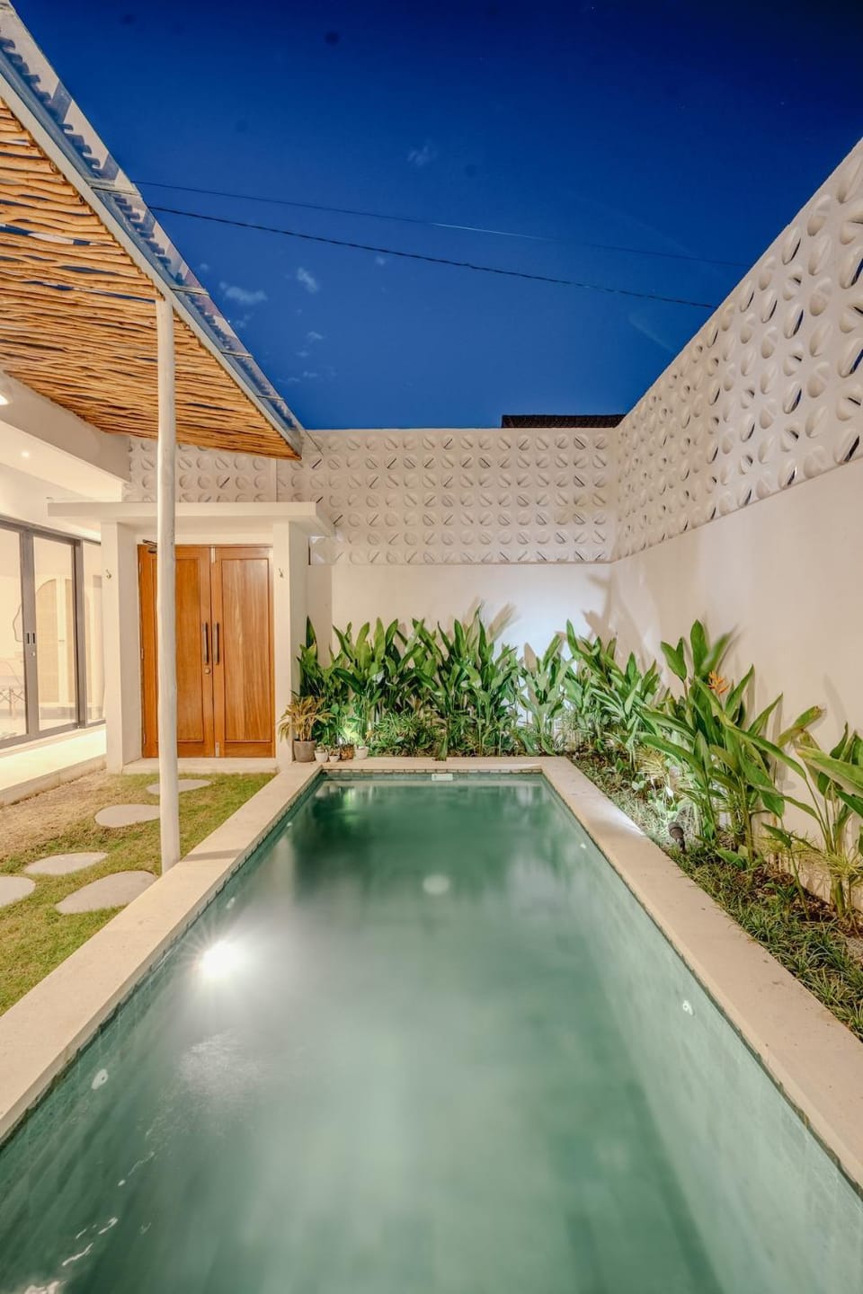 Garden, Pool view, Swimming pool, Swimming pool