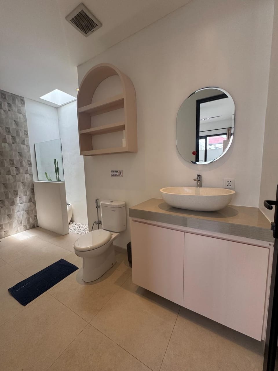 Toilet, Bathroom, towels