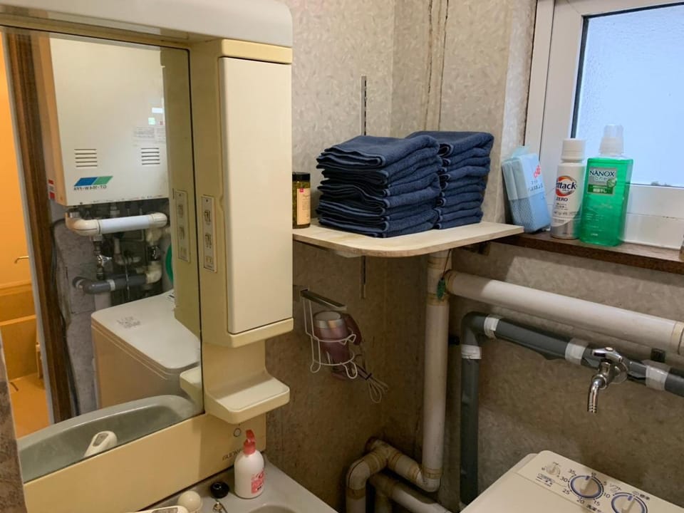 Bathroom, towels
