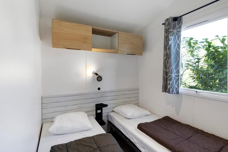 Property building, Living room, Bedroom