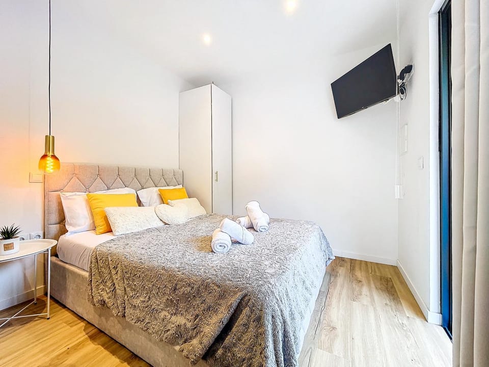 Bed, Bedroom