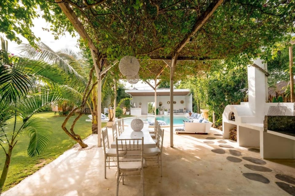 Patio, Garden, Garden view, Pool view, Swimming pool, sunbed