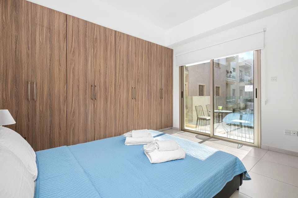 Bed, Balcony/Terrace, Bedroom, towels, wardrobe