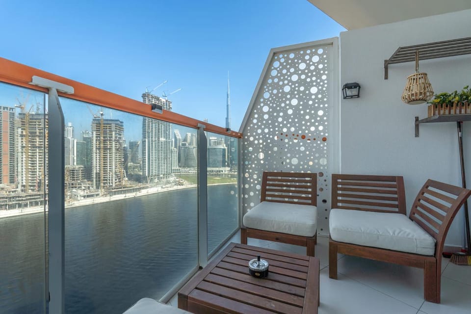 Free housekeeping visits during your stay - StayShort - Business Bay studio sleeping 4 centrally located Apartment in Dubai