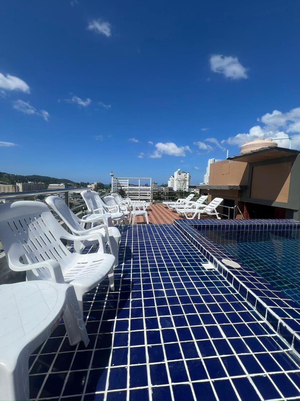Day, Natural landscape, Pool view, Swimming pool, sunbed