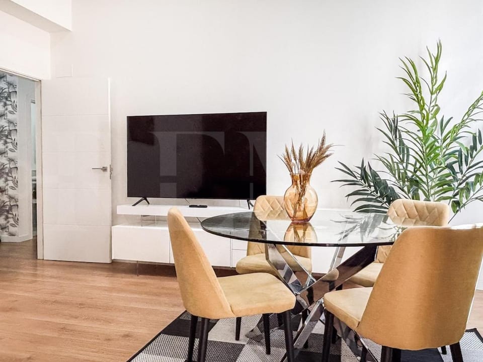 TV and multimedia, Dining area