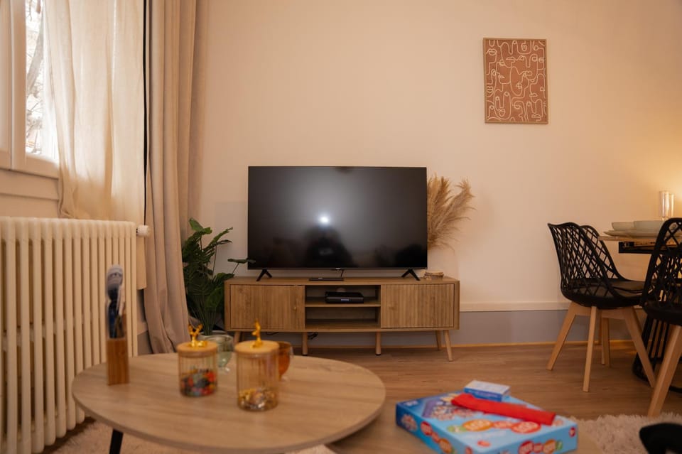 TV and multimedia, Food and drinks