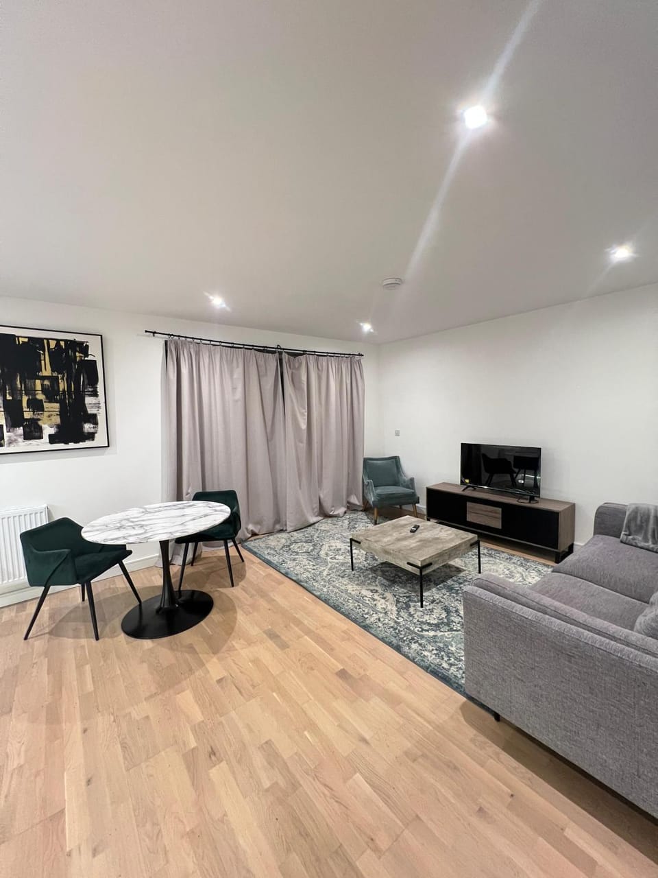Royal One Suite Apartment in Southall