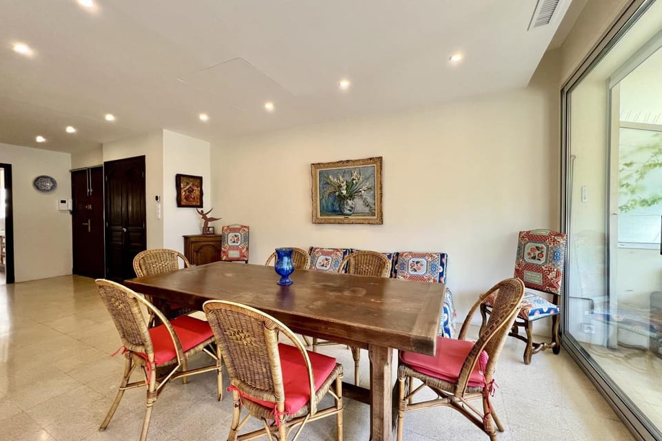 Apt in Pointe Croisette beach & large terrace Apartment in Cannes