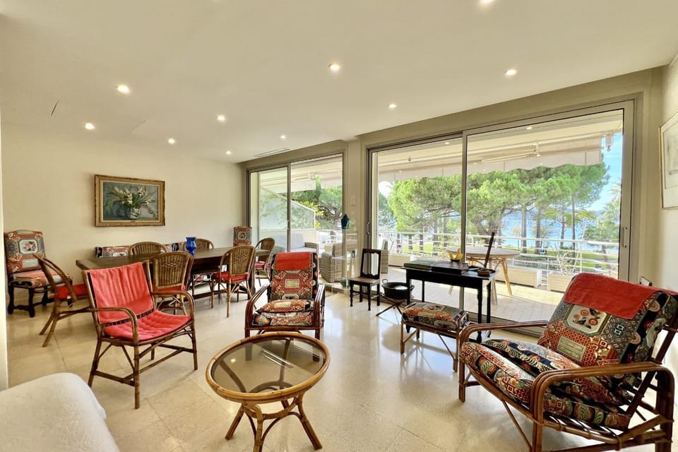 Apt in Pointe Croisette beach & large terrace Apartment in Cannes