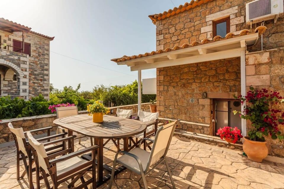 Patio, Day, View (from property/room), Balcony/Terrace, Seating area, Dining area