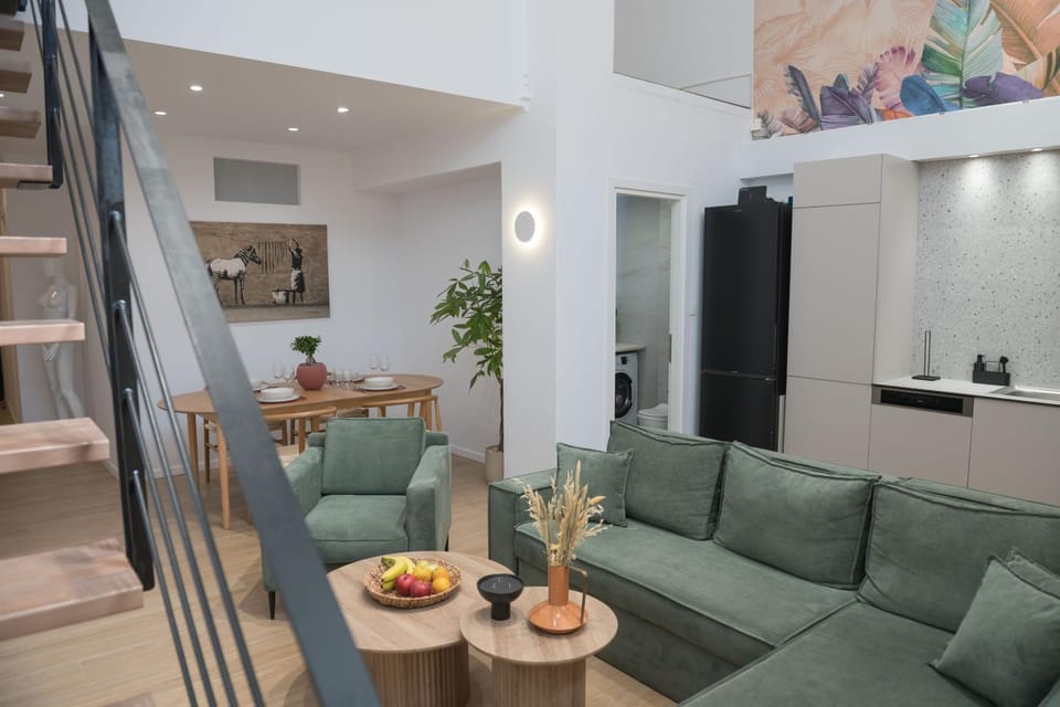 Living room, Dining area