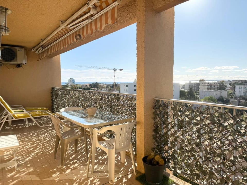 2 pièces cosy avec grande terrasse & piscine Apartment in Cagnes-sur-Mer