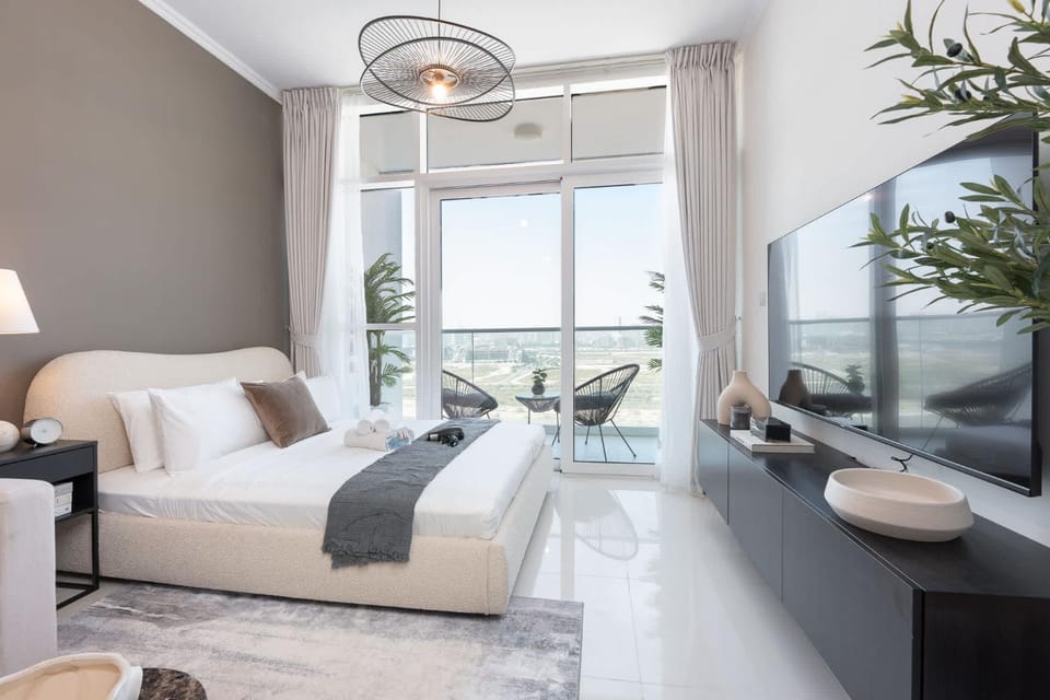 Free housekeeping visits during your stay - StayShort - Spacious Carson C Studio in Damac Hills Apartment in Dubai