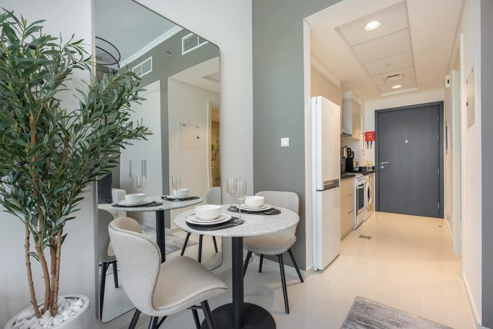 Free housekeeping visits during your stay - StayShort - Spacious Carson C Studio in Damac Hills Apartment in Dubai