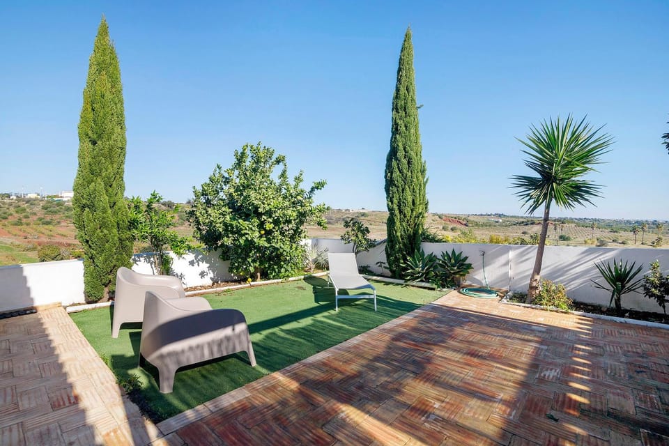 Property building, Balcony/Terrace, Living room