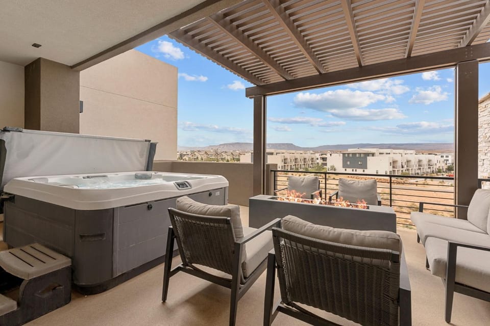 Adventure Central at Desert Color townhouse House in St George