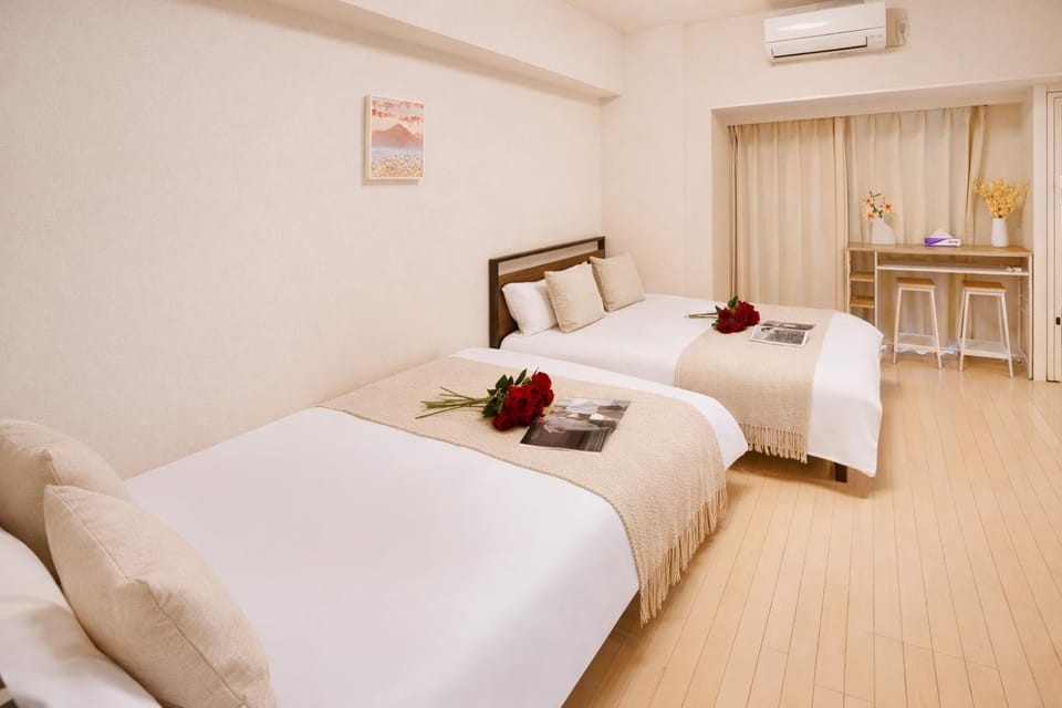 Bed, Photo of the whole room, Bedroom, air conditioner