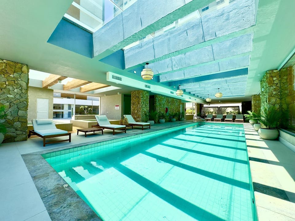 Swimming pool, sunbed