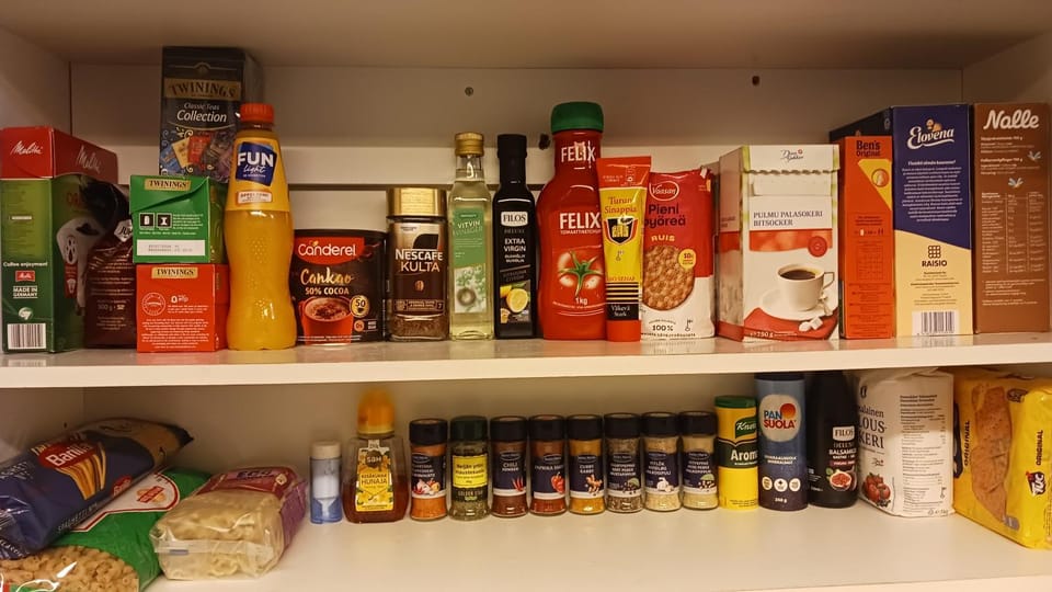 Kitchen or kitchenette, Food and drinks, Food