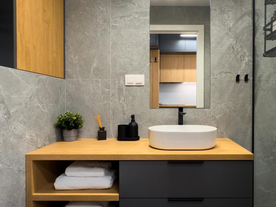 URBAN APARTMENTS Premium 18th floor No 14 - Air Condition - Free Garage, Apartment in Poland