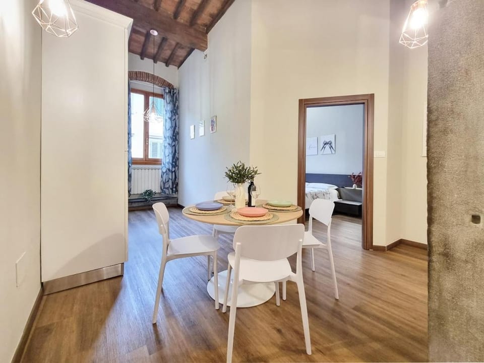TV and multimedia, Seating area, Dining area, heating, internet, oven, pet friendly, washing machine, air conditioner
