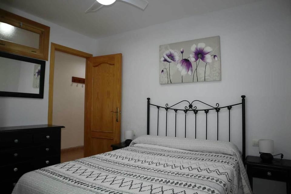 Reina Sofía - Primera Línea de Playa con Balcón Apartment in Costa Tropical