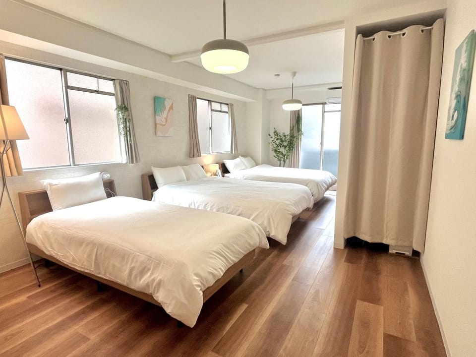 Photo of the whole room, Bedroom