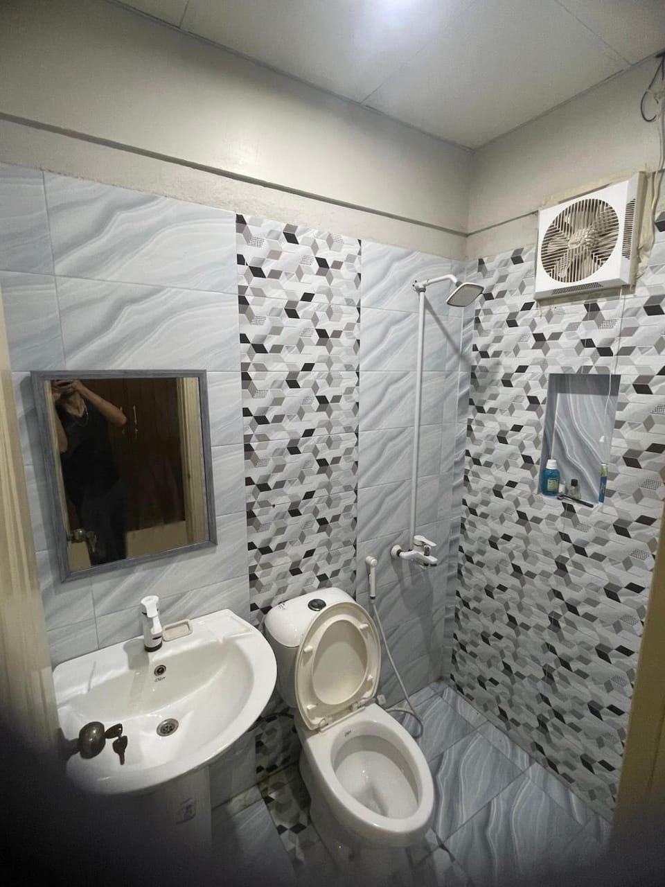 2 Bedroom 2 Bathroom Apartment Apartment in Karachi