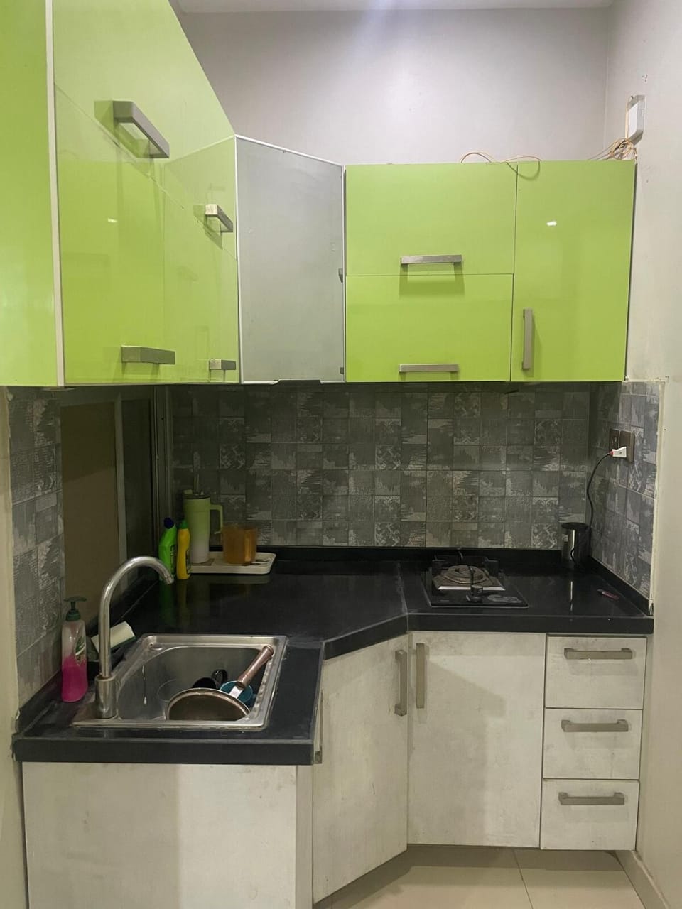 2 Bedroom 2 Bathroom Apartment Apartment in Karachi