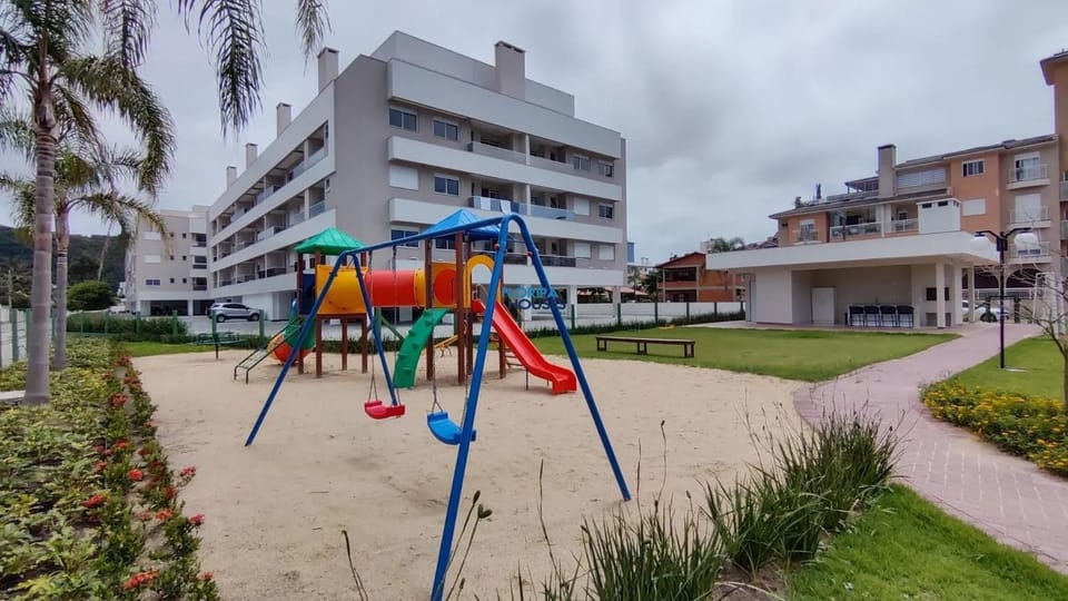 Apartamento garden completo poucos metros da praia! Apartment in Florianopolis