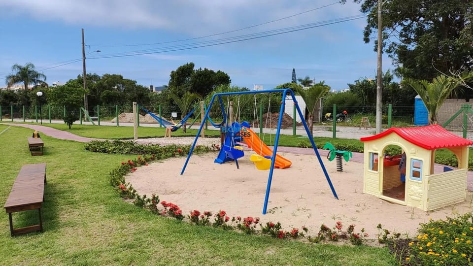 Apartamento garden completo poucos metros da praia! Apartment in Florianopolis