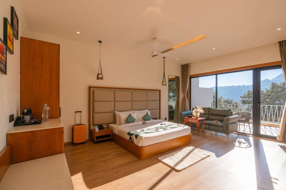 Natural landscape, View (from property/room), Balcony/Terrace, Living room, Seating area, Bedroom