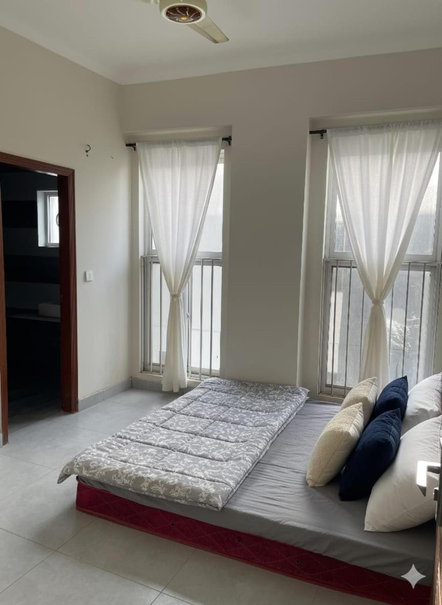 3 Bedroom Apartment in Bahria Town Karachi Apartment in Karachi