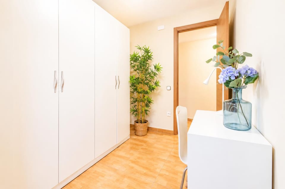Magnificent apartment Cozy UB Apartment in L'Hospitalet de Llobregat