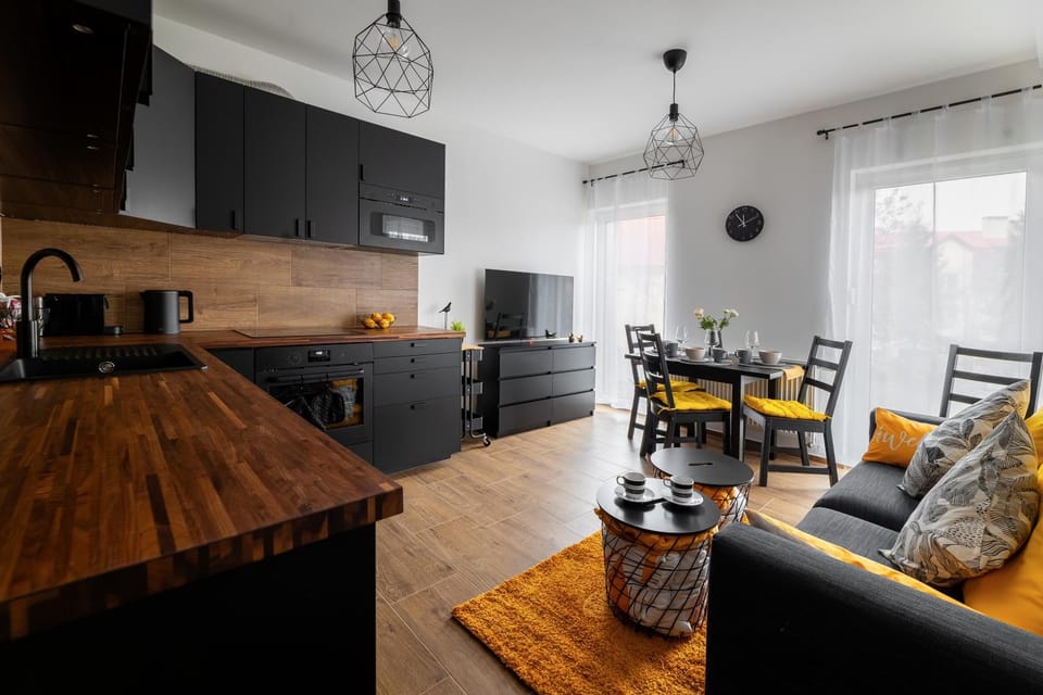 Kitchen or kitchenette, Living room, Seating area, Dining area, stove