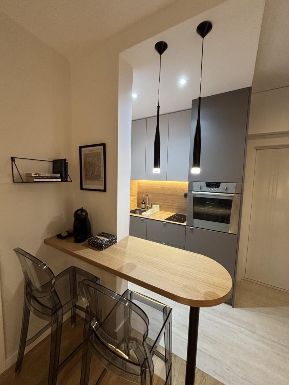 Dining area, kitchen