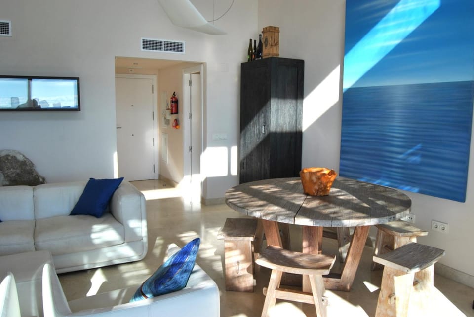Living room, Dining area