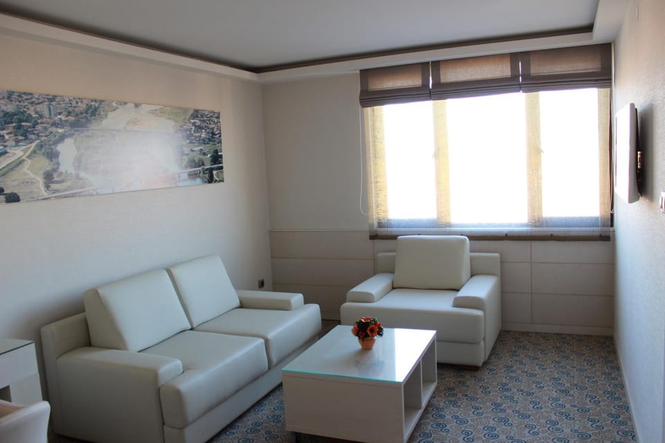 Day, Living room