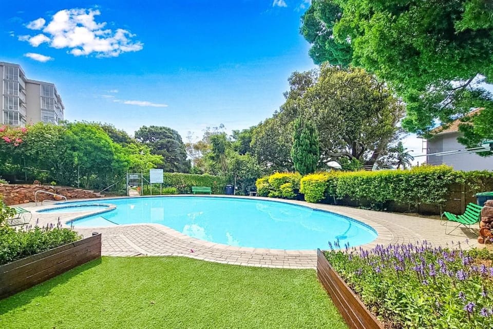 Two Bed Green Point Ocean view Apartment in Cape Town