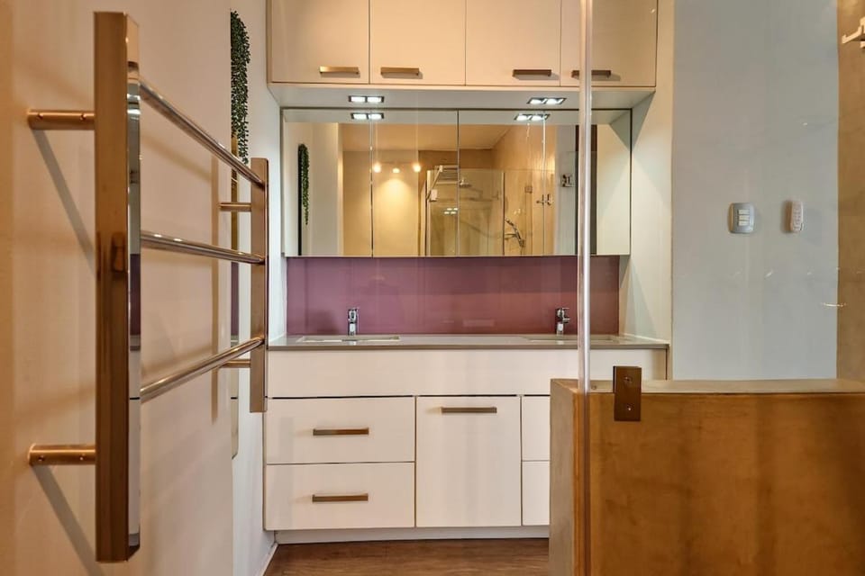 Two Bed Green Point Ocean view Apartment in Cape Town