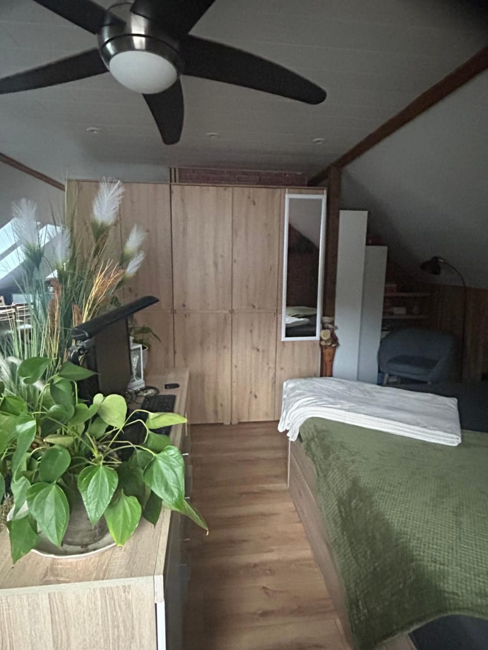 Bedroom, wardrobe