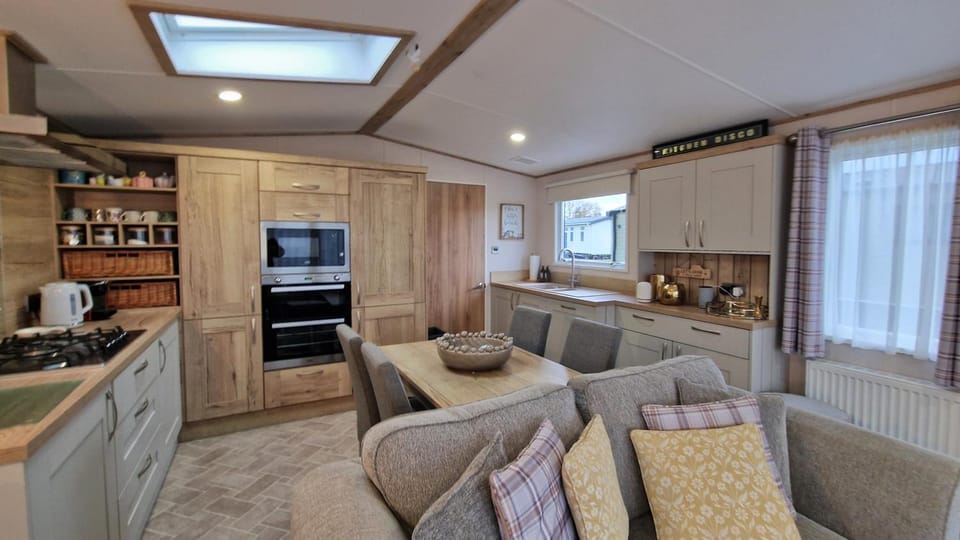 The Goodlife, Luxury Stay, The Boulevard, Green Lawns House in Selsey