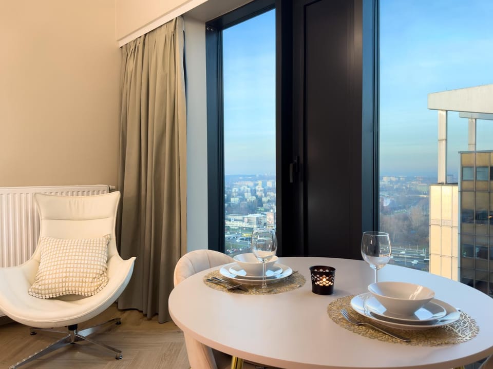URBAN APARTMENTS Premium Global 25th floor No 10 - Air Condition - Free Garage Apartment in Poland