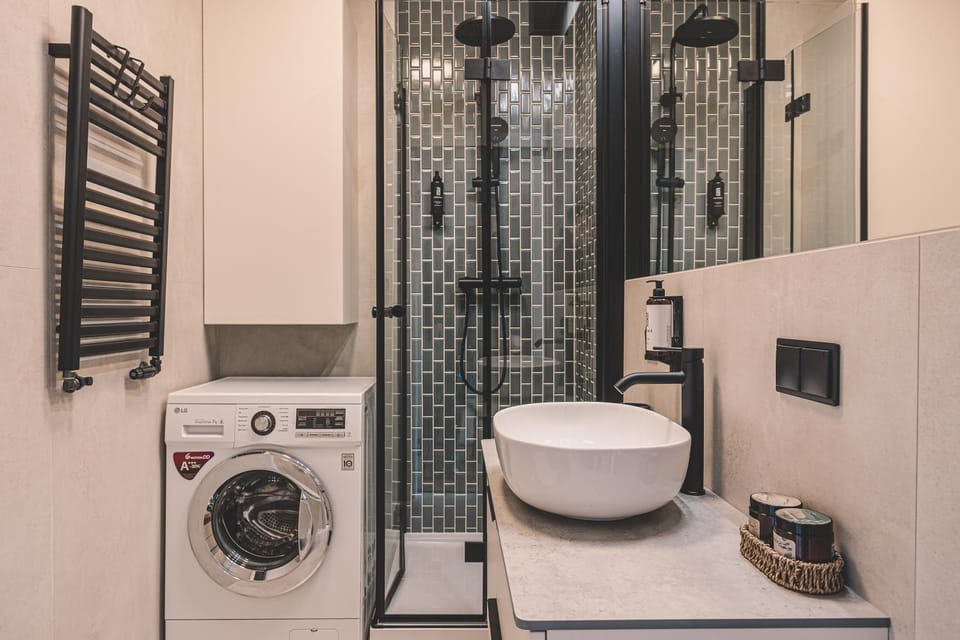 Shower, Toilet, Bathroom, washing machine