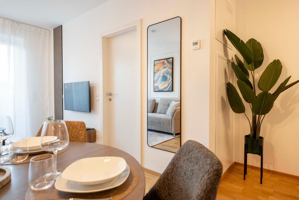 TV and multimedia, Living room, Dining area