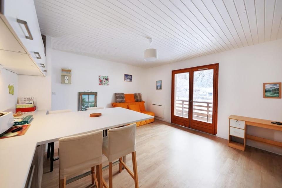 TV and multimedia, Living room, Dining area