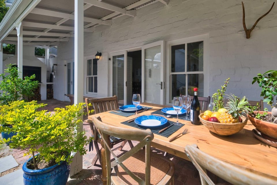 Elephants Head Cottage, Beach ready, Aircon, Braai House in Hermanus